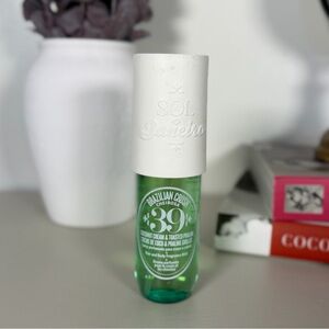 Sol de Janeiro Brazilian Crush 39 in Green and White